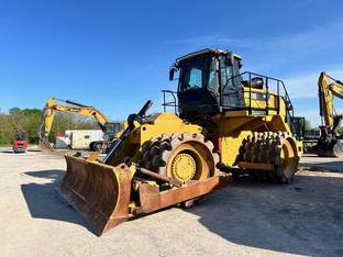 2019 Caterpillar 825K