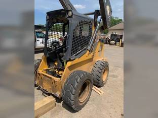 2017 John Deere 324E