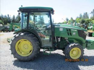 2017 John Deere 5100GN