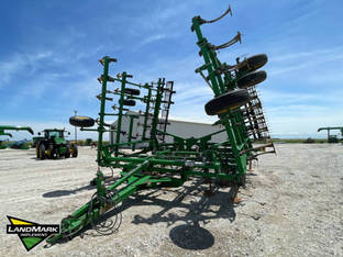 2013 John Deere 2210