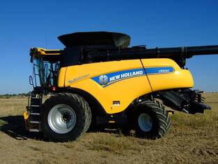 2016 New Holland CR9.90