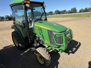 2017 John Deere 3046R
