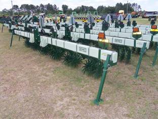 2023 KMC 6 Row Crust Hoe