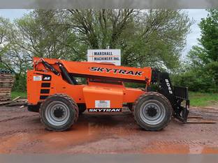2023 JLG 8042