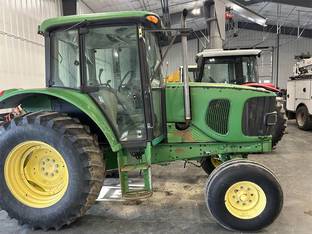 2004 John Deere 6215
