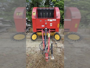 2014 New Holland ROLL-BELT 450 UTILITY