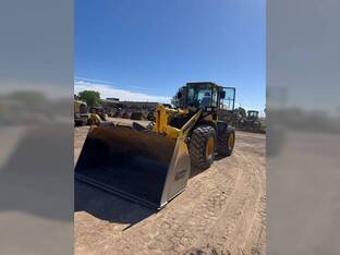 2019 Komatsu WA270-8