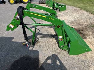 2022 John Deere 220R