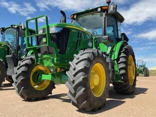 2023 John Deere 6120E