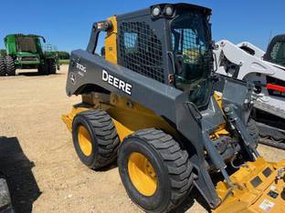2017 John Deere 332G
