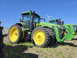 2023 John Deere 8R 310