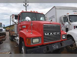 1992 Mack CH613
