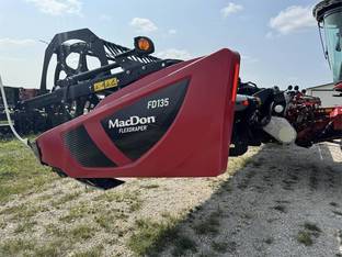 2021 MacDon Industries FD135