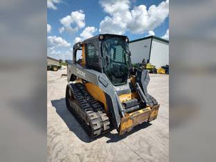 2011 John Deere 329D