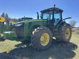 2011 John Deere 8260R