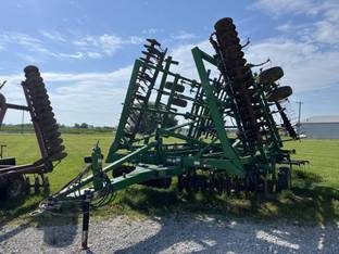 2011 John Deere 2310