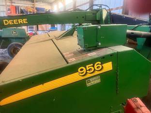 John Deere 956