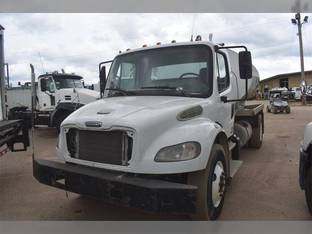 2011 Freightliner BUSINESS CLASS M2 106