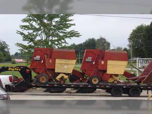 1990 New Holland 853