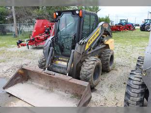 2014 New Holland L223