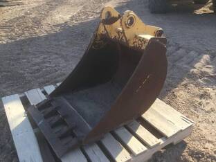 2012 John Deere 24IN310