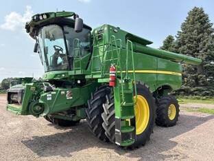 2023 John Deere S780