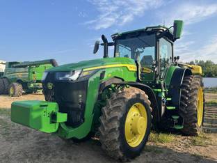 2023 John Deere 8R 310