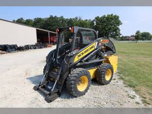 2014 New Holland L223