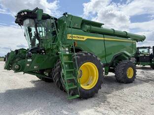 2022 John Deere X9 1100