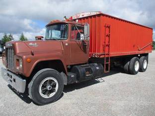 1986 Mack R686ST