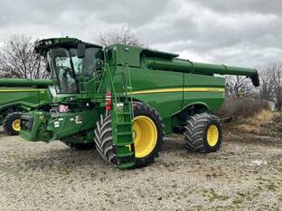2023 John Deere S790