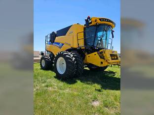 2021 New Holland CR8.90