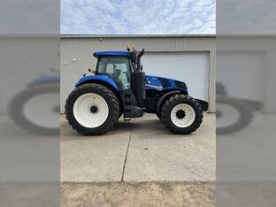 2015 New Holland T8.320