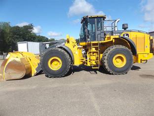 2020 John Deere 844L