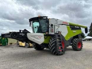 2021 Claas 6900