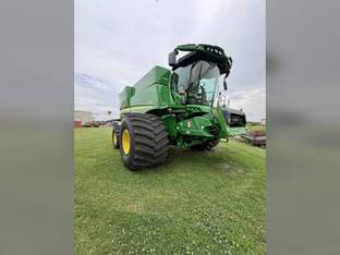 2023 John Deere S780