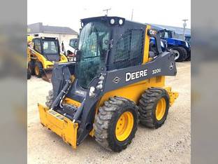 2020 John Deere 320G