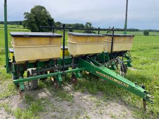 2000 John Deere 1750