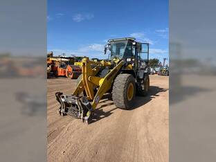 2022 Komatsu WA270-8