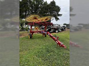 2023 New Holland PC819