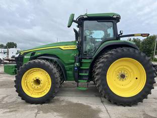 2022 John Deere 8R 340
