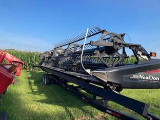 2008 MacDon Industries FD70