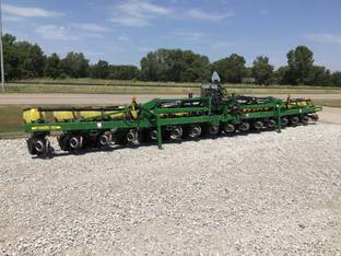 2011 John Deere 1720