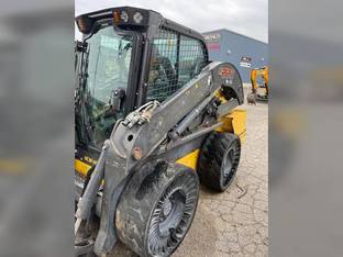 2020 New Holland L228