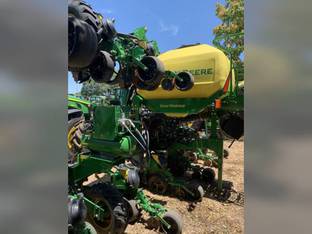 2023 John Deere 1725 CCS