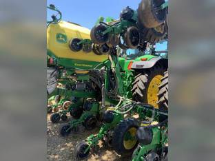 2023 John Deere 1725 CCS