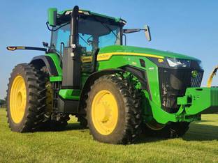 2023 John Deere 8R 250