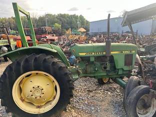 John Deere 1050