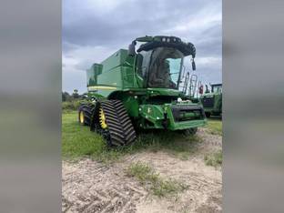 2023 John Deere S790