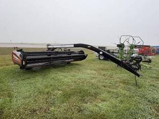 2005 MacDon Industries 5020